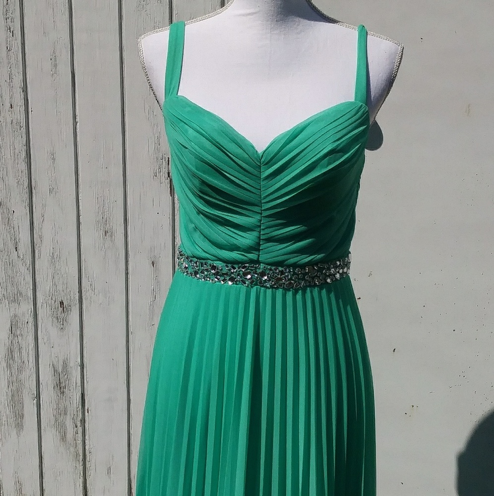 Speechless Juniors Size 9 Full Length Evening/Prom Gown New - Picture 1 of 8